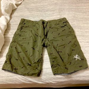 Express men’s size 32 green shorts